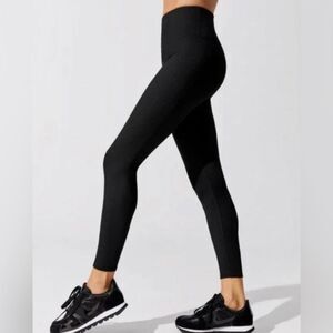 Carbon 38 Ribbed Regular Rise 7/8 Legging Black- Size XS